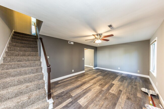 Building Photo - Southview Plaza Townhomes