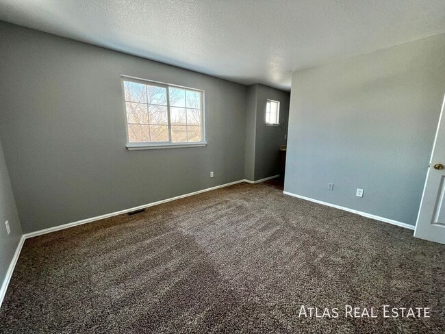 Building Photo - 4854 Crystal St