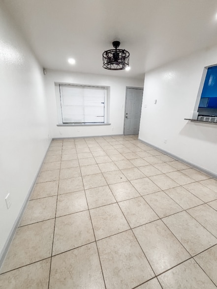 Building Photo - 6827 Chasewood Dr