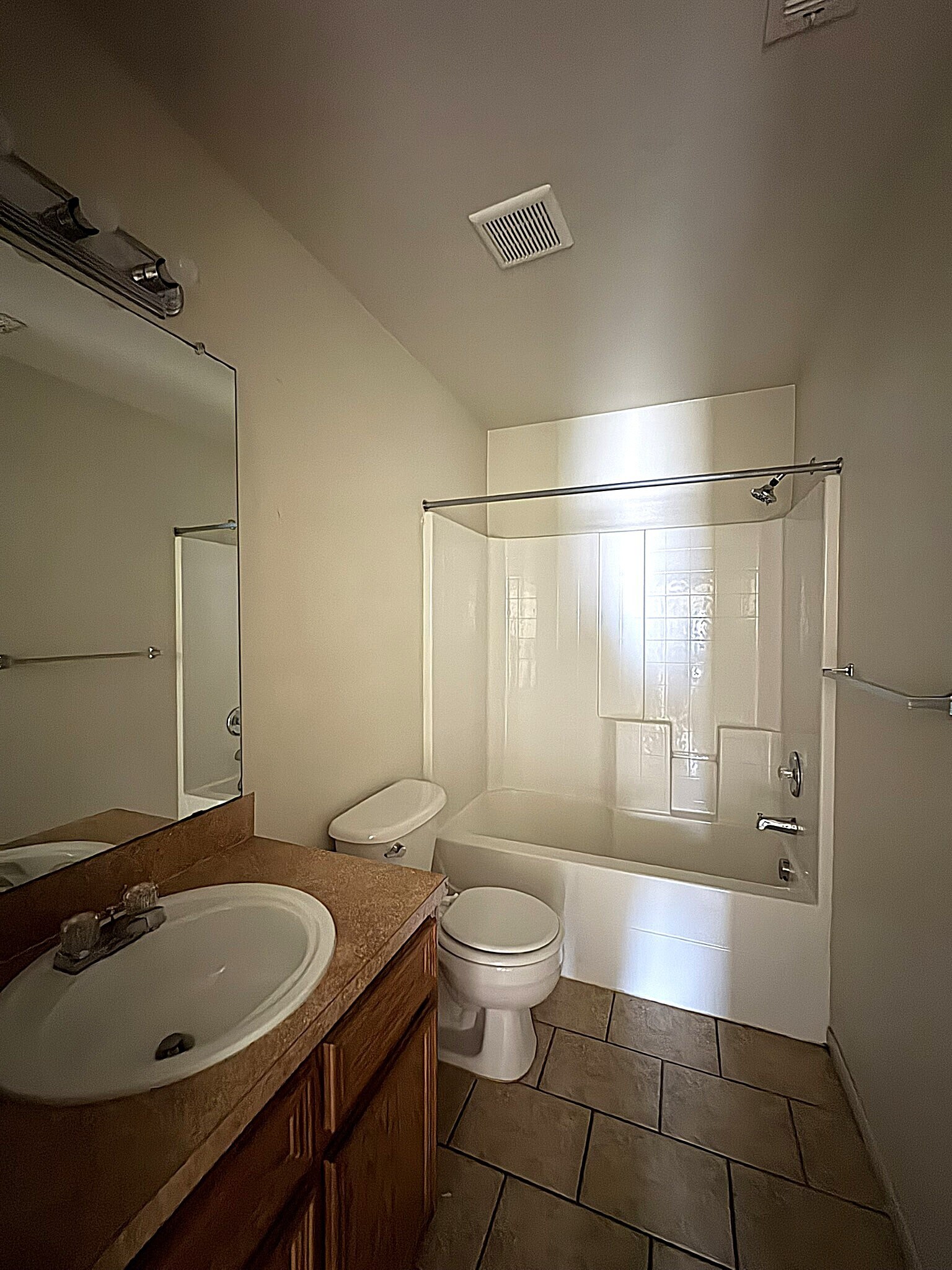 Building Photo - 509 Primrose Dr