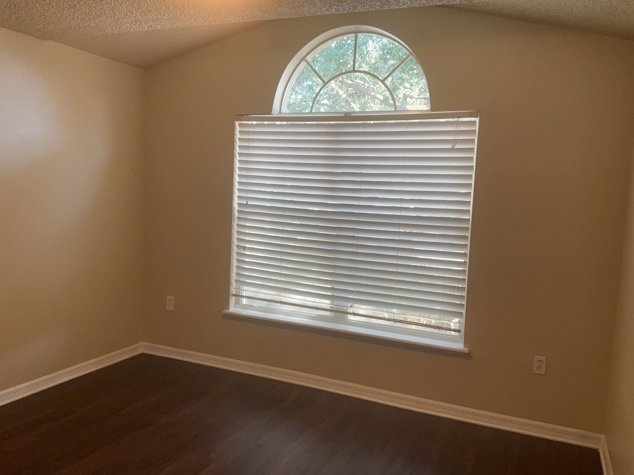Building Photo - 806 Rocky Mountain Ct