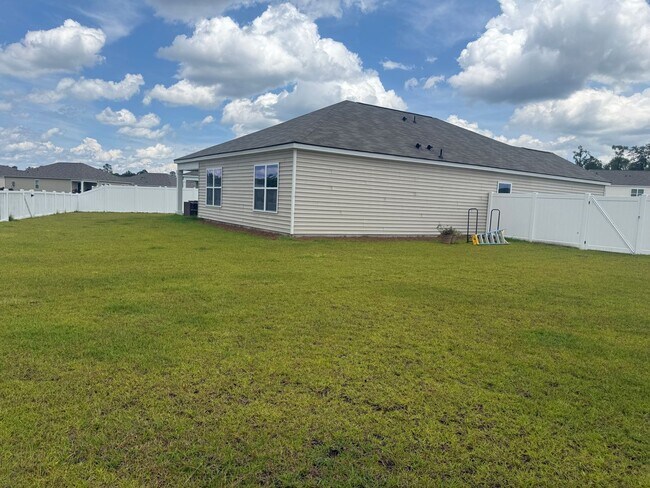 Building Photo - 339 Elizabeth Dr