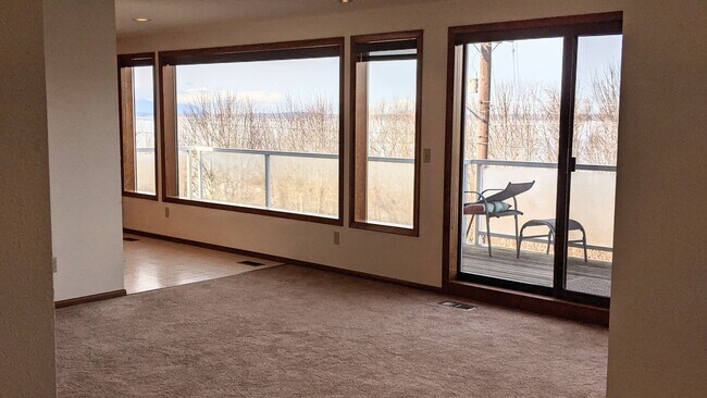 Building Photo - 180 Degree View of Bellingham Bay in South...