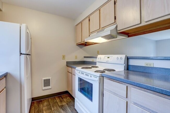 Building Photo - 2bed/1.5bath Townhome Available Today! Get...