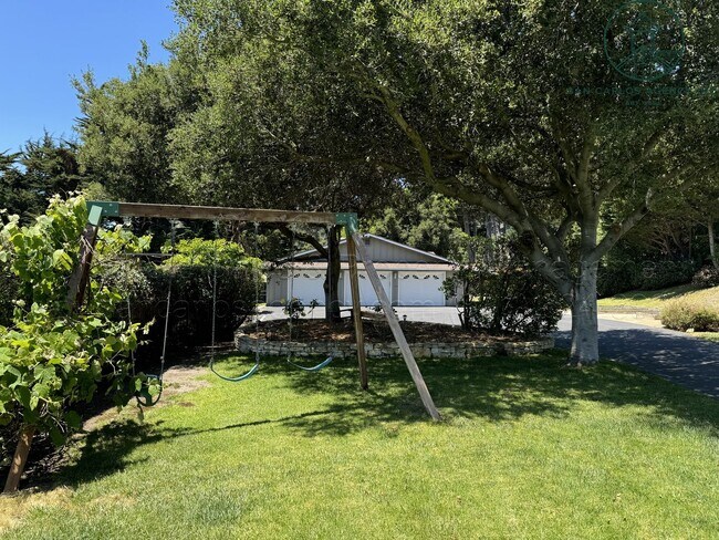 Building Photo - Spacious & Private Four Bedroom Carmel Val...