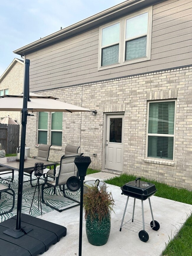Building Photo - 1067 Greenshank Dr