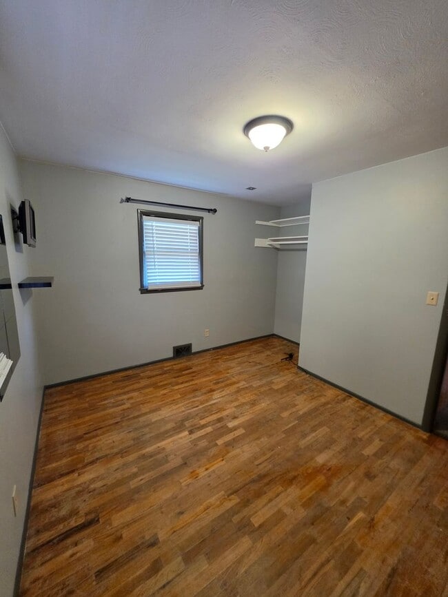 Building Photo - Centrally Located Three-Bedroom, Two-Bathroom House for Rent!
