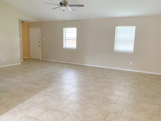 Building Photo - 2334 Marble Falls Dr