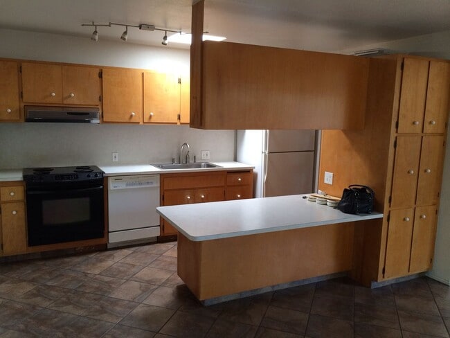 Building Photo - 405 Jardin Pl
