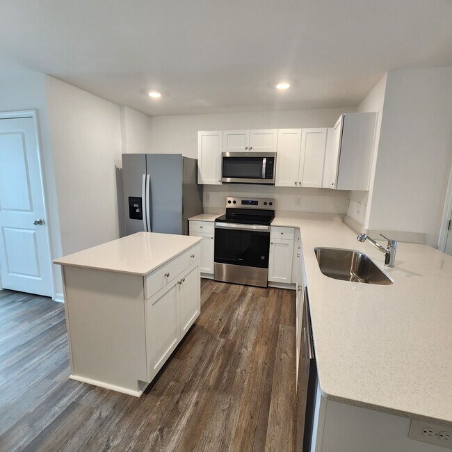 Building Photo - 8503 Beckett Chase Wy