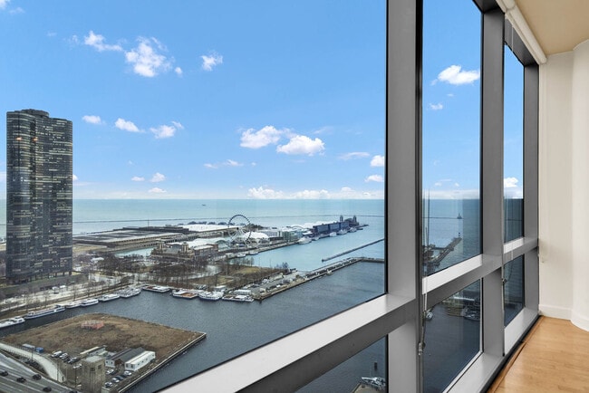 Building Photo - 450 E Waterside Dr