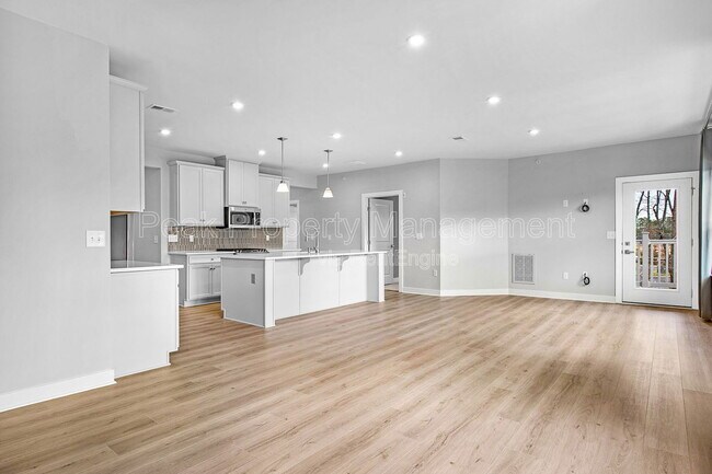 Building Photo - 6601 Citory Way