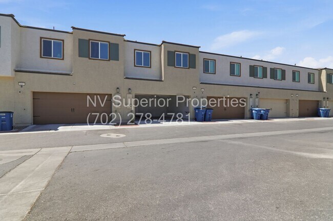 Building Photo - NW! 3 Bedroom Townhouse!! Gated!! Parks!! All Tile Floors Downstairs!! 2 Car Garage!!!