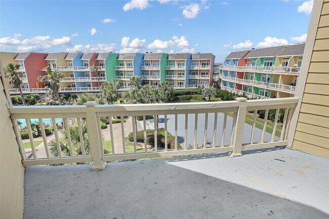 Building Photo - 7820 Seawall Blvd