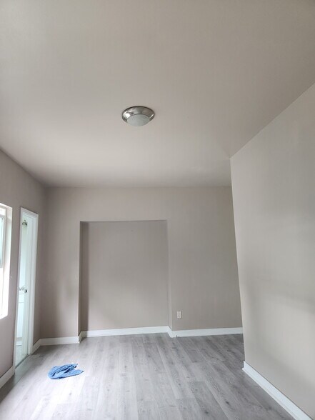 Building Photo - 1012 E Adams Blvd