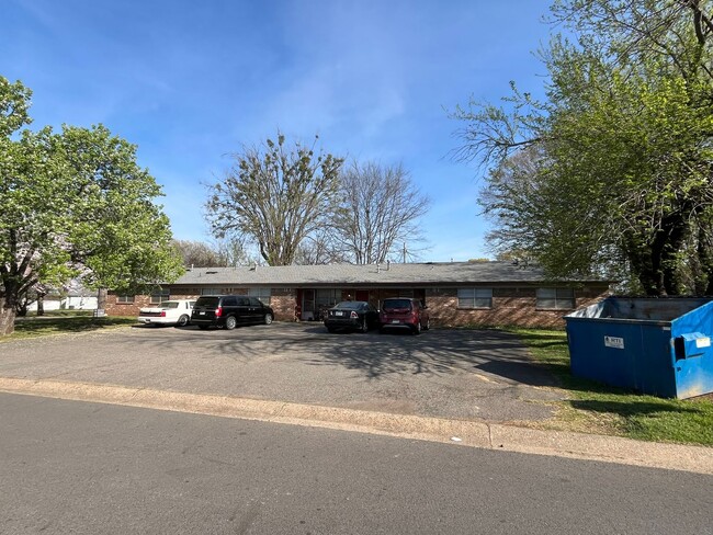 Primary Photo - 401-407 East C St.