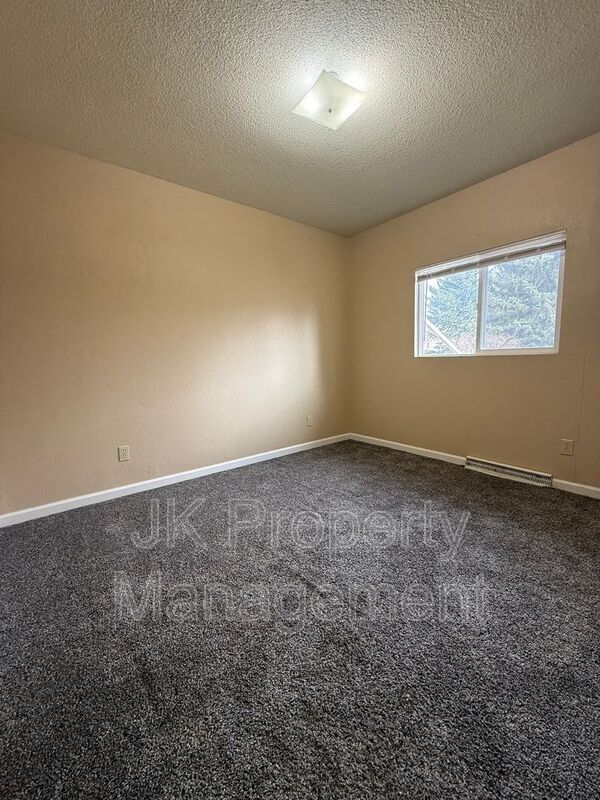 Building Photo - 3108 9th Ave N