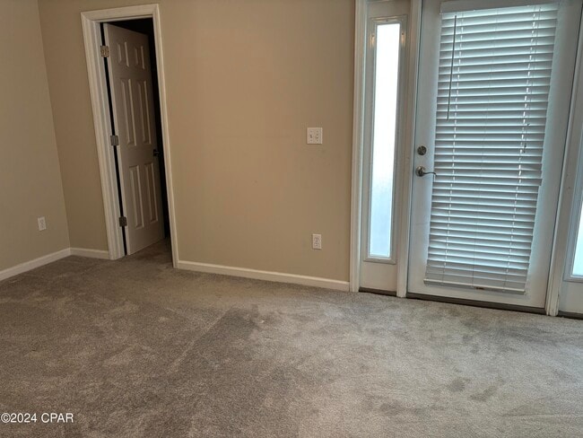 Building Photo - 6722 Thomas Dr