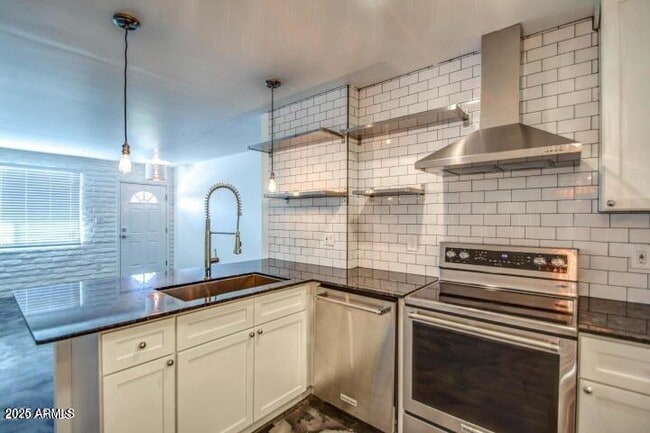 Building Photo - 3445 N 36th St