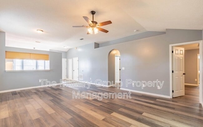 Building Photo - 3390 Millcrest Pl