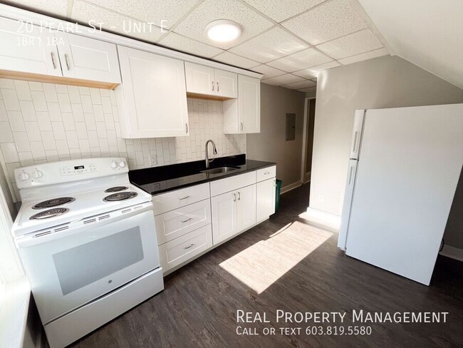 Building Photo - 1 Bedroom Unit Available! Limited-Time Off...