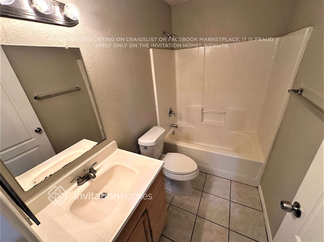 Building Photo - 2527 E Wier Ave