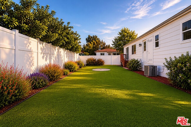 Building Photo - 6033 Fallbrook Ave