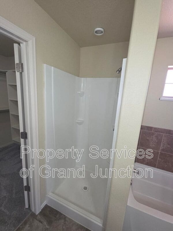 Building Photo - 3154 Glendam Drive