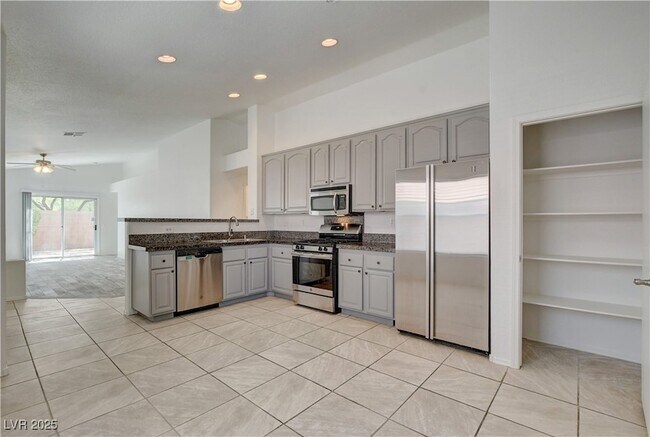 Building Photo - 11125 Gateview Ln