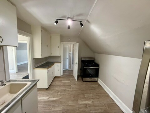 Building Photo - 912 St James Ct