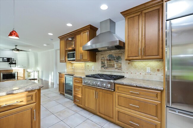 Building Photo - 249 Purple Glen Dr