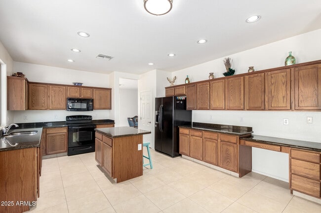 Building Photo - 252 W Blue Lagoon Dr