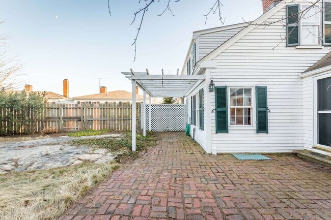 Building Photo - 21 Mugford St