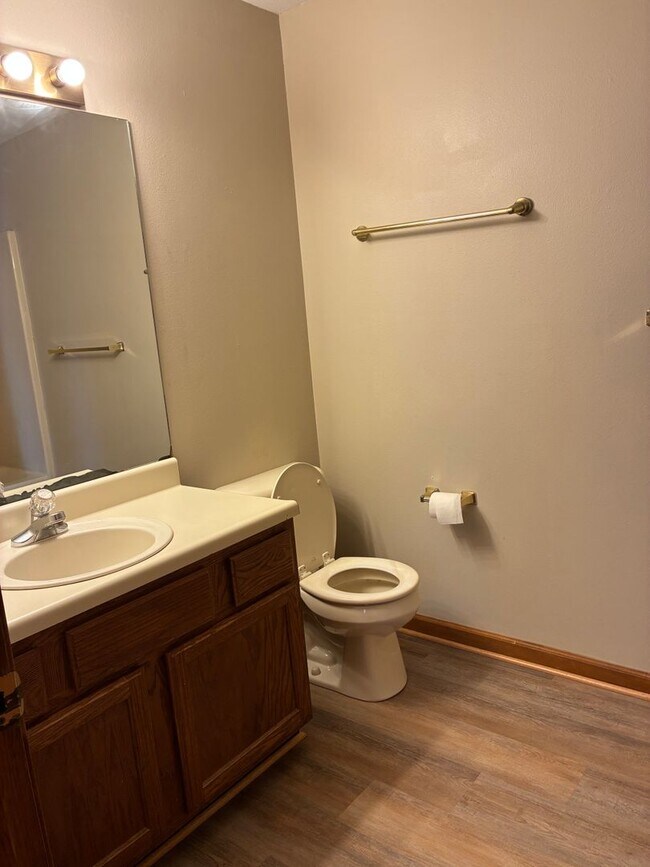 Building Photo - 2702 Oak Meadow Pl