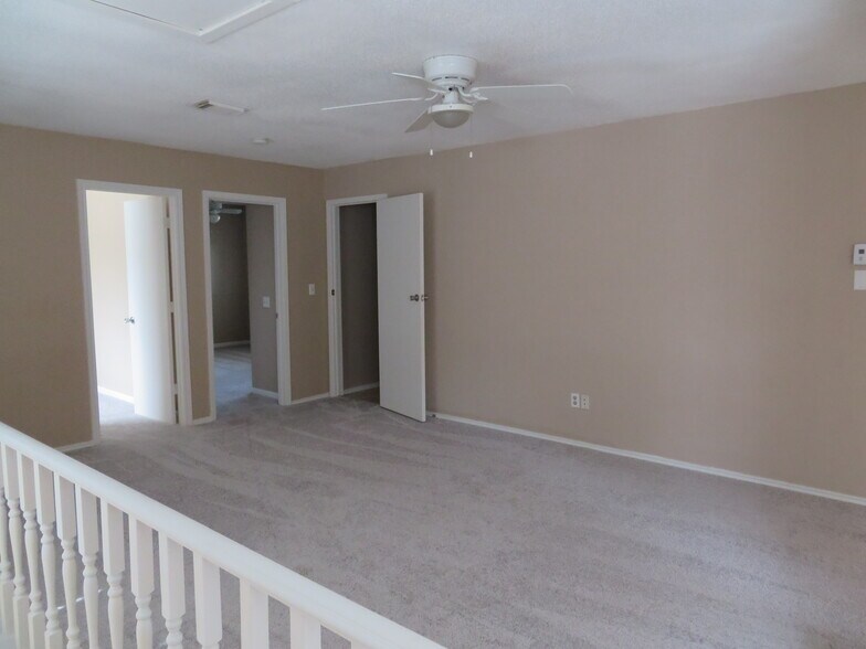 Common area upstairs - 14510 Cypress Leaf Drive