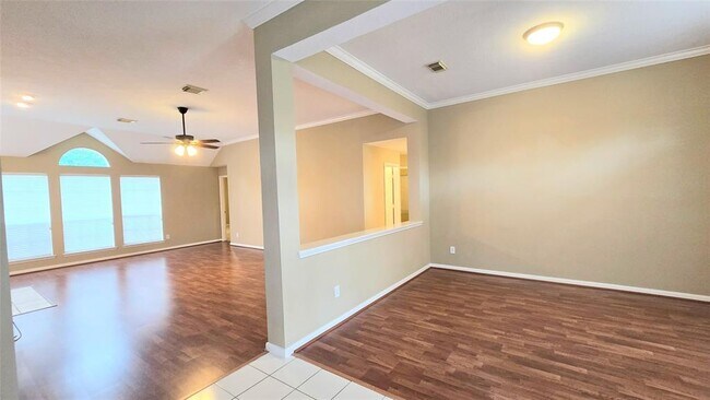 Building Photo - 1602 Summer Rain Dr