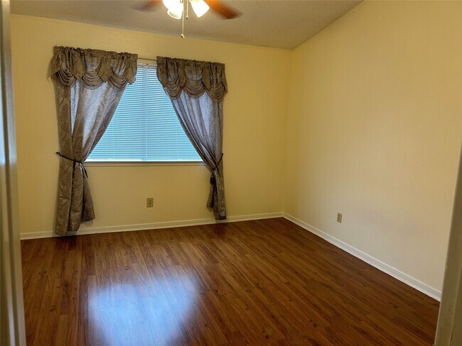 Building Photo - 12500 Brookglade Cir