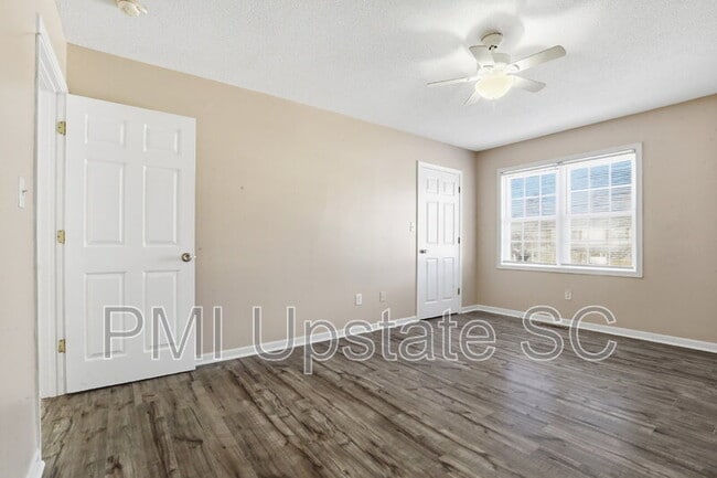 Building Photo - 110 Cypress Run