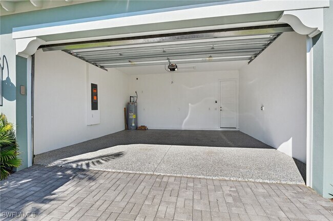 Building Photo - 8813 Yucatan Ct