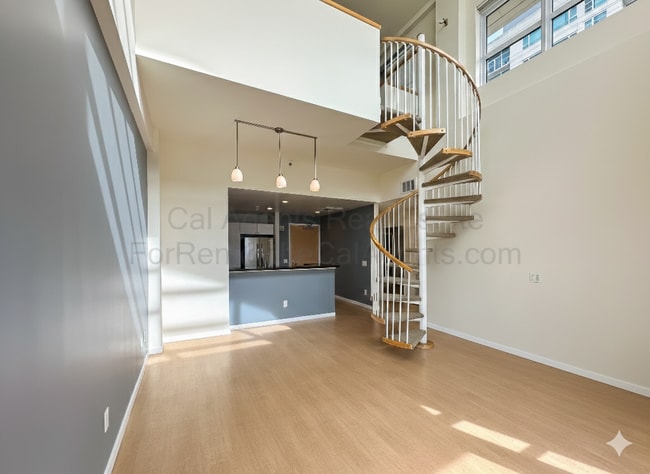 Building Photo - 1 Lakeside Dr