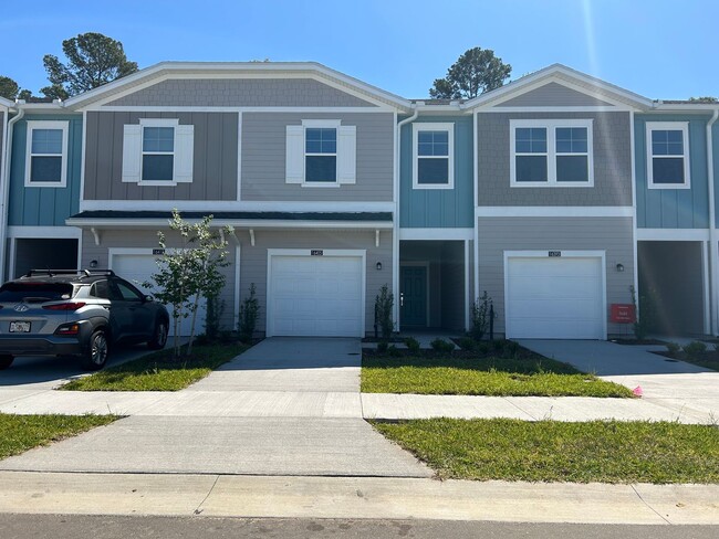 Building Photo - Stunning New 3-Bedroom, 2-Bath Townhome wi...