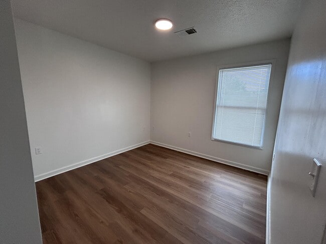 Building Photo - 47 Driftwood Cir