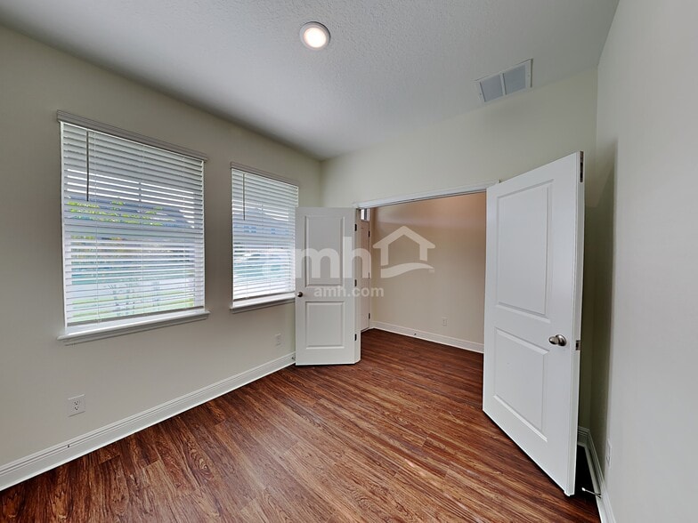 Building Photo - 815 Heavenly Dr