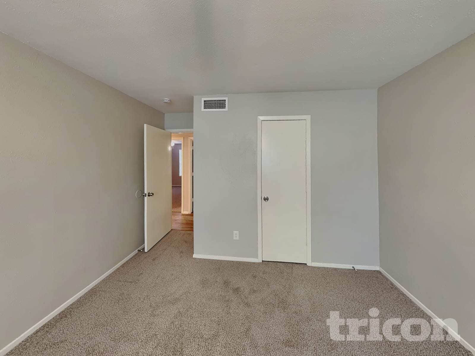 Building Photo - 1555 Willowbrook St