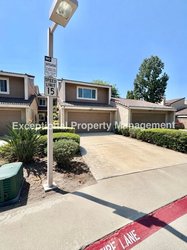 Building Photo - 8419 Cedarwood Ln