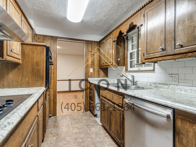 Building Photo - 216 NW 36th St