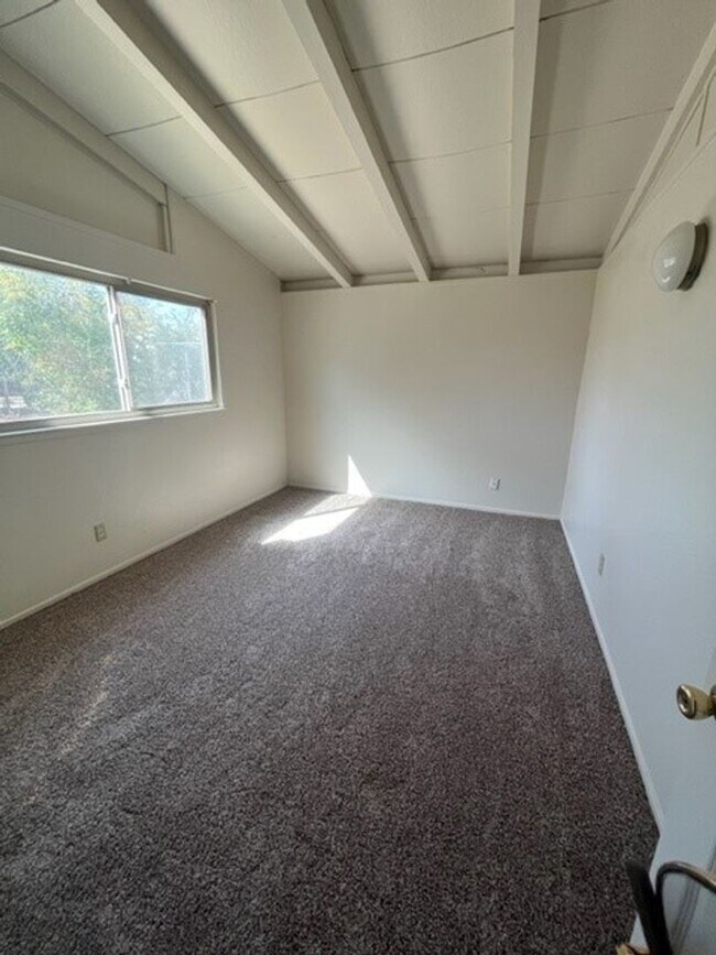 Building Photo - 5725 El Campo Way