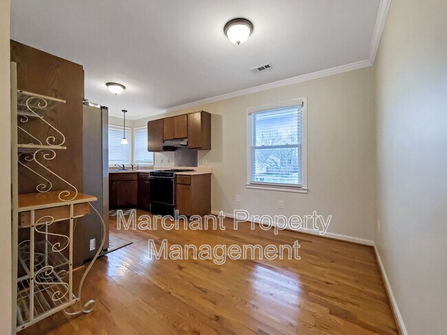 Building Photo - 117 Charmar Way