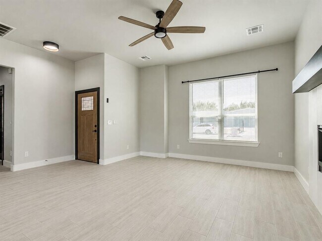 Building Photo - 1245 SW 17th St