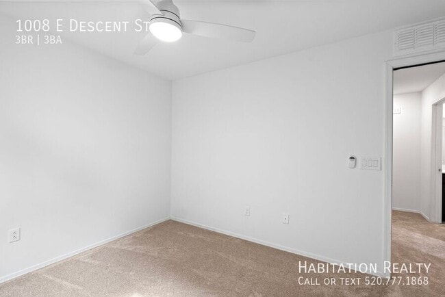 Building Photo - 1008 E Descent St